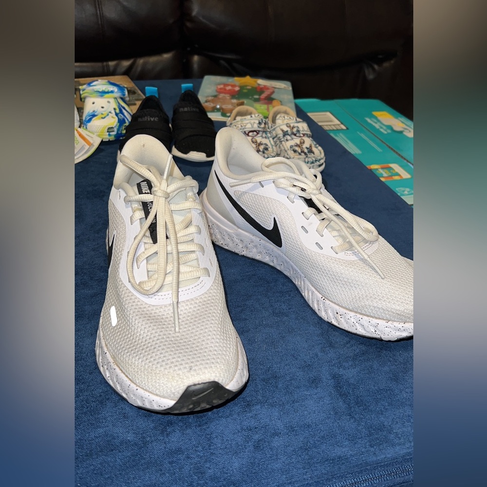Women’s Tennis Shoes